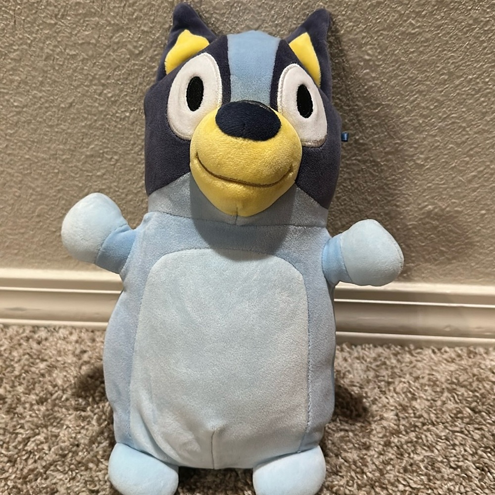 Bluey 10” HugMees By Squishmallows
